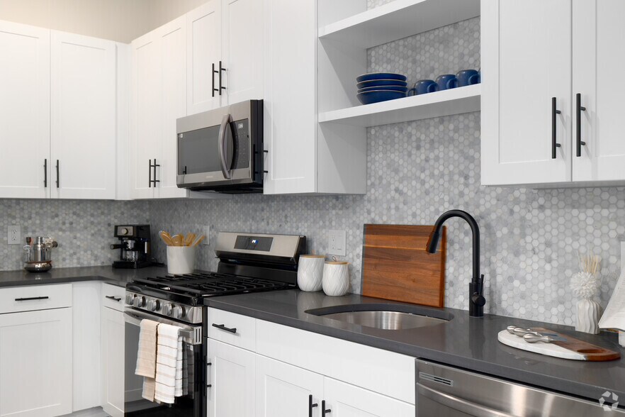More Photos Of 630 Washington Ave, Belleville Apartments For Lease