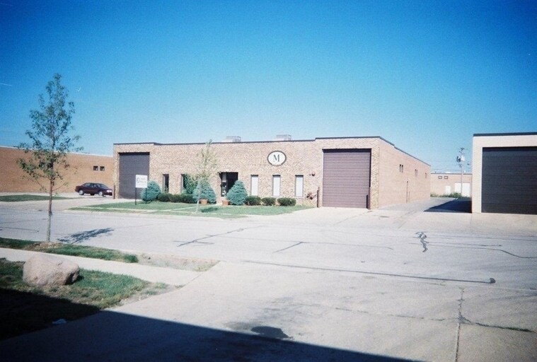 More Photos Of 91 N Lively Blvd, Elk Grove Village Manufacturing For Sale