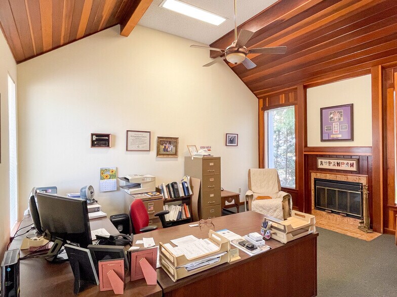 More Photos Of 2924 Brakley Dr, Baton Rouge Office For Sale