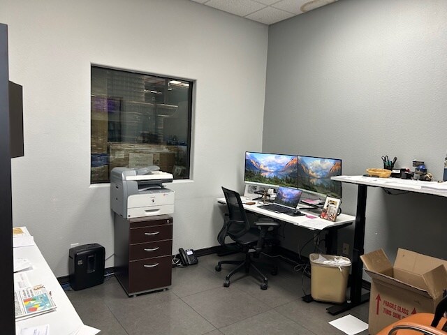 More Photos Of 821 Union Pacific Blvd, Laredo Warehouse For Lease