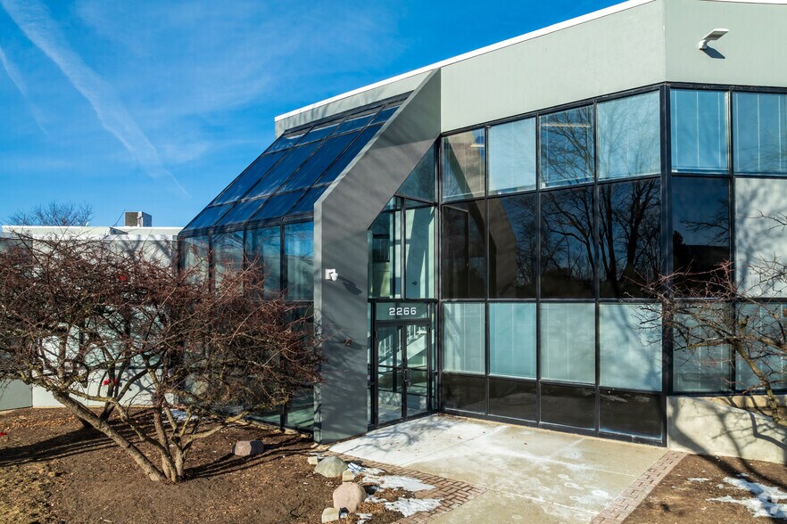 More Photos Of 2266 Palmer Dr, Schaumburg Light Manufacturing For Lease