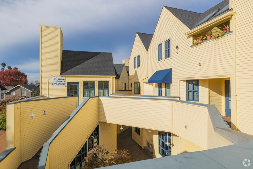 More Photos Of 2974-2980 College Ave, Berkeley Apartments For Lease