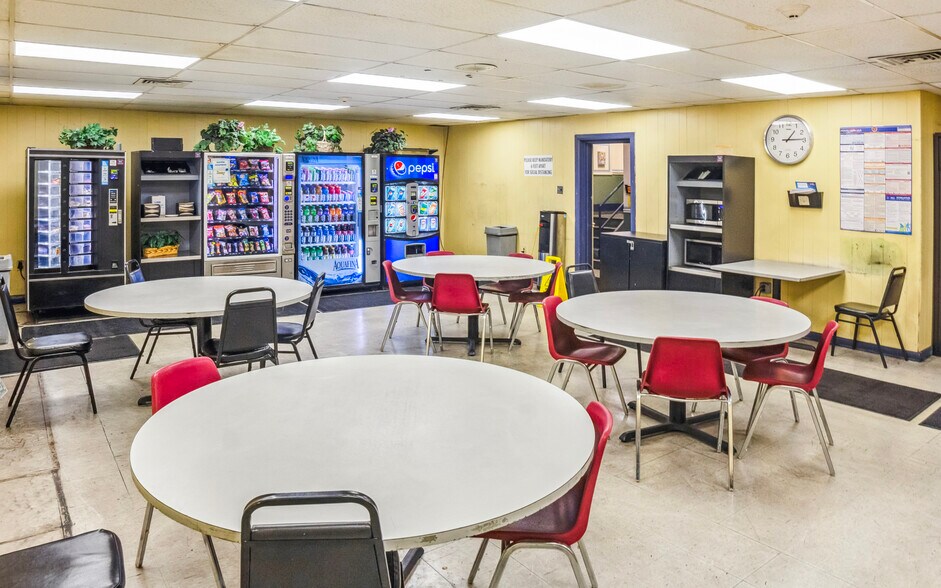 More Photos Of 50 Rock St, Hughestown Warehouse For Lease