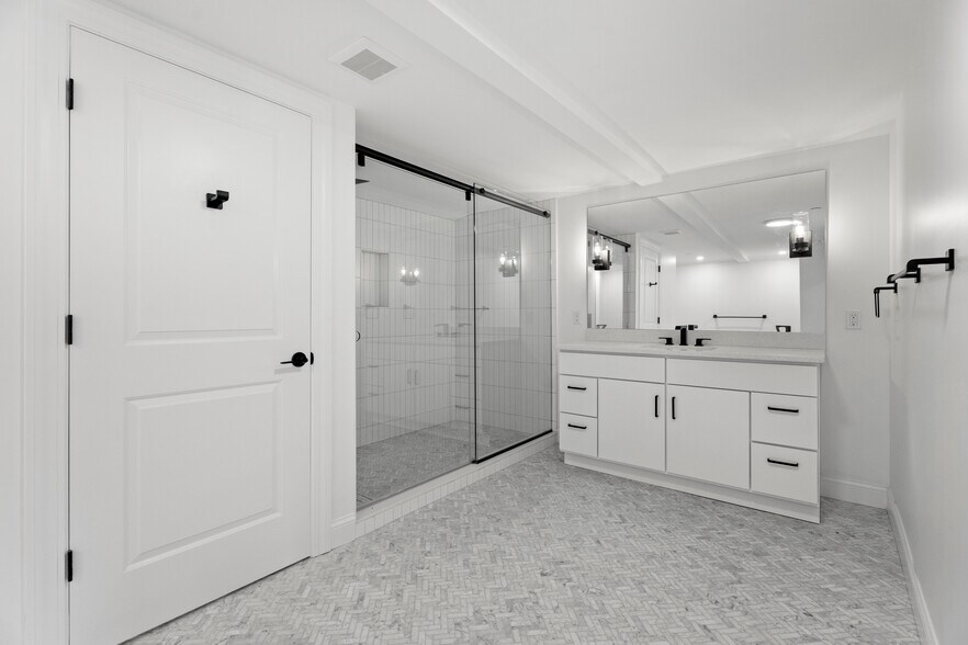 More Photos Of 44 Williams Ave, Mystic General Retail For Sale