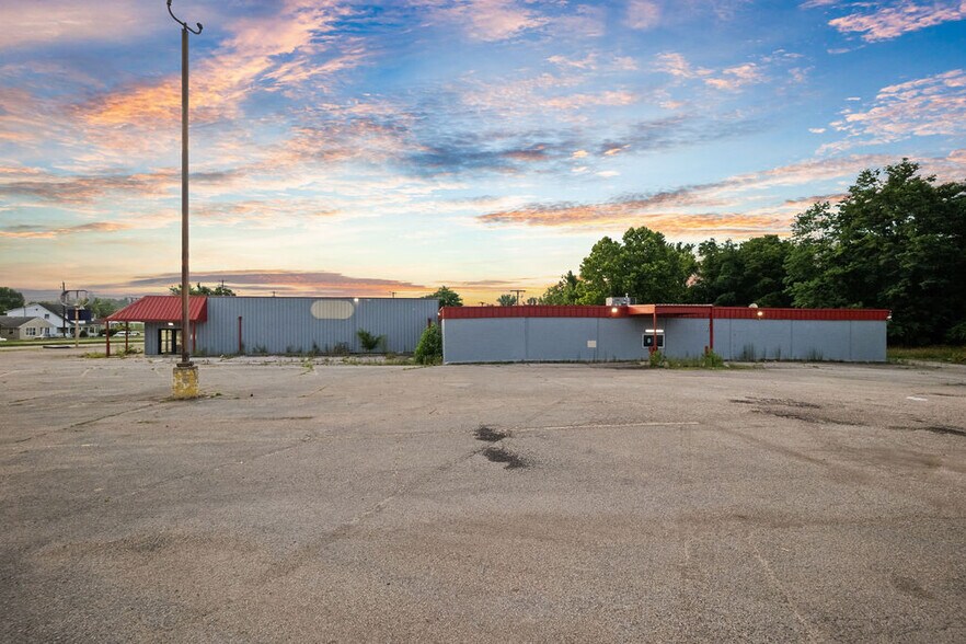 More Photos Of 425 Camden Rd, Huntington Drugstore For Sale