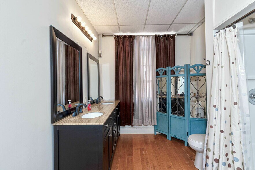 More Photos Of 1237 Broadway, Columbus Storefront For Sale