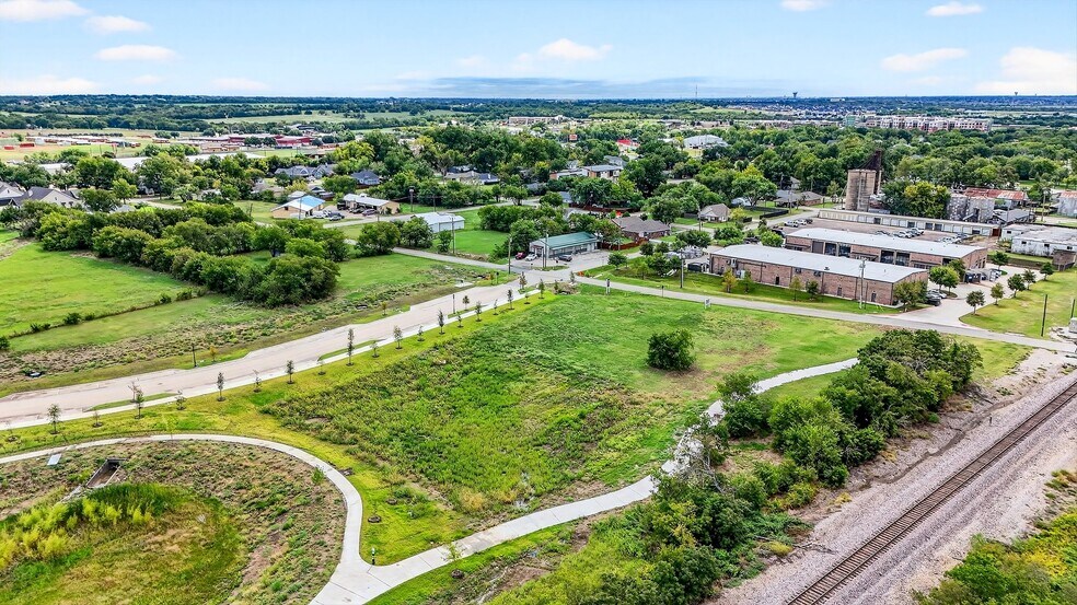 More Photos Of 512 N Oklahoma Dr, Celina Office For Sale