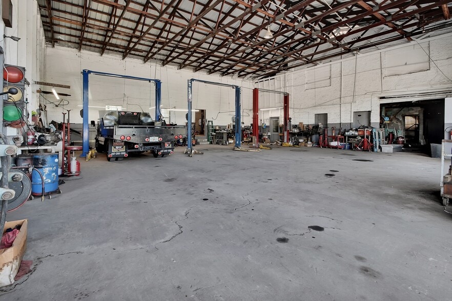 More Photos Of 309 S Florida Ave, Deland Auto Repair For Sale