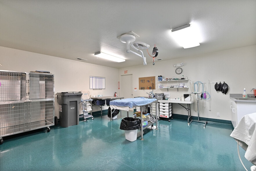More Photos Of 382 CA-4, Murphys Office For Sale