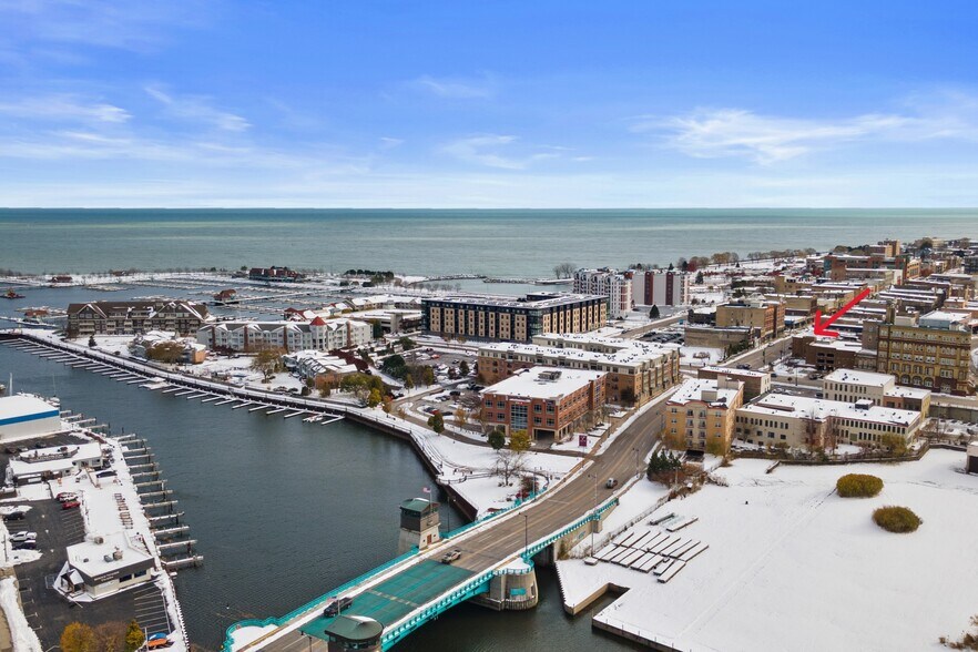 More Photos Of 228 Main St, Racine Restaurant For Sale