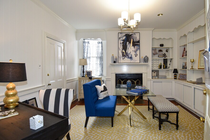 More Photos Of 109-111 S Fairfax St, Alexandria Office For Sale