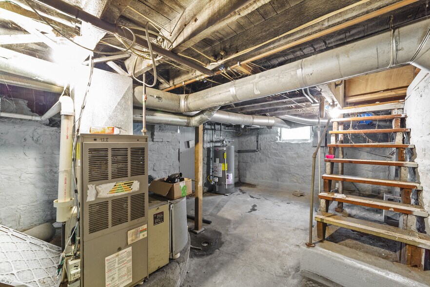 More Photos Of 579 Broadway Ave, Bedford Apartments For Sale