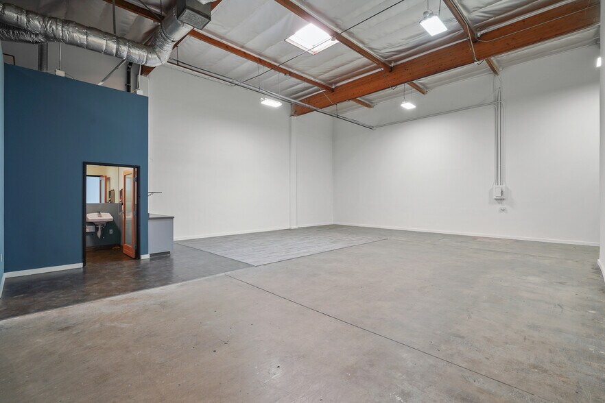 More Photos Of 9610-9680 S La Cienega Blvd, Inglewood Warehouse For Lease