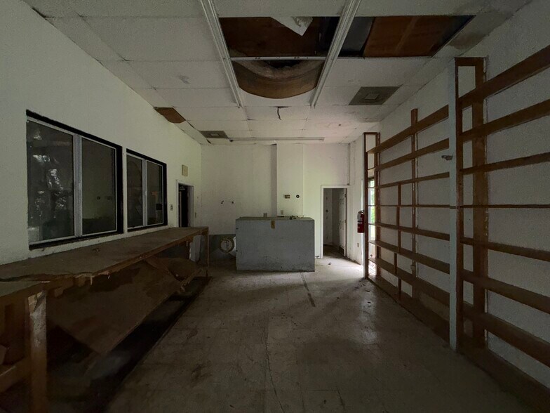 More Photos Of 2924 Marshall Hall Rd, Bryans Road Service For Sale