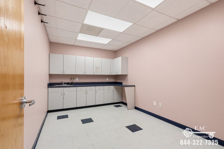 More Photos Of 887 Bridgeport Ave, Shelton Medical For Lease
