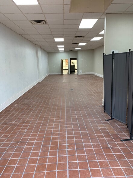 More Photos Of 1733-1739 N Harlem Ave, Chicago Storefront For Lease