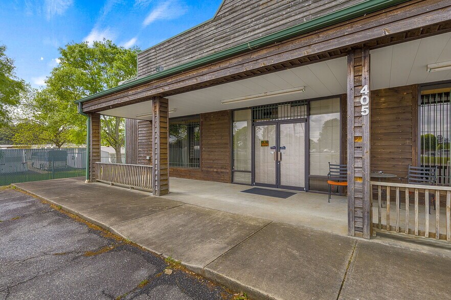 More Photos Of 405 Pearman Dairy Rd, Anderson Freestanding For Sale