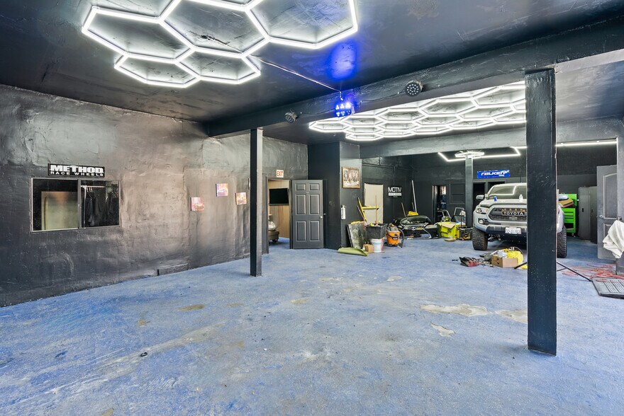 More Photos Of 4151 E Olympic Blvd, Los Angeles Auto Repair For Sale