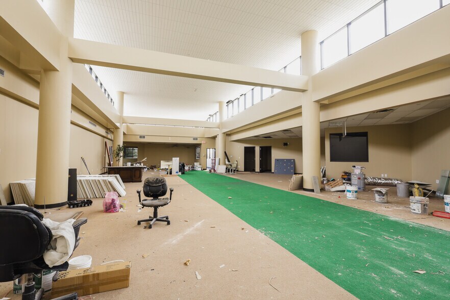 More Photos Of 4000 Garth Rd, Baytown Medical For Sale