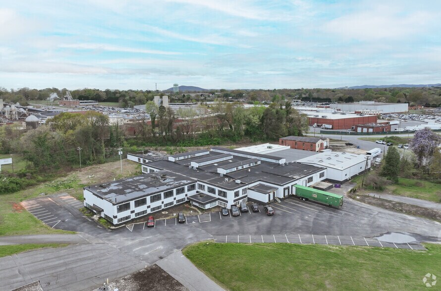 More Photos Of 585 11th St NW, Hickory Manufacturing For Sale