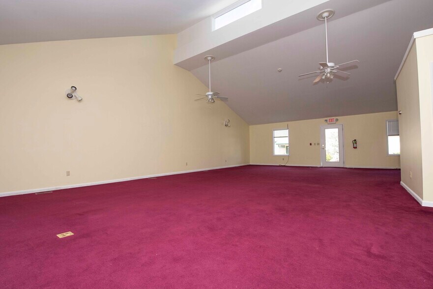 More Photos Of 17-19 S Main St, Manville Loft Creative Space For Lease