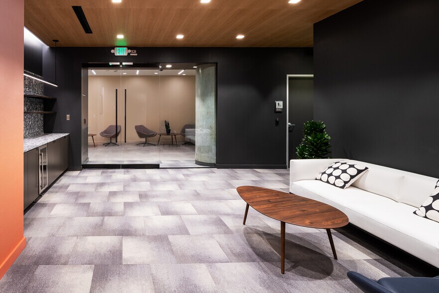 More Photos Of 2 Wisconsin Cir, Chevy Chase Office For Sale