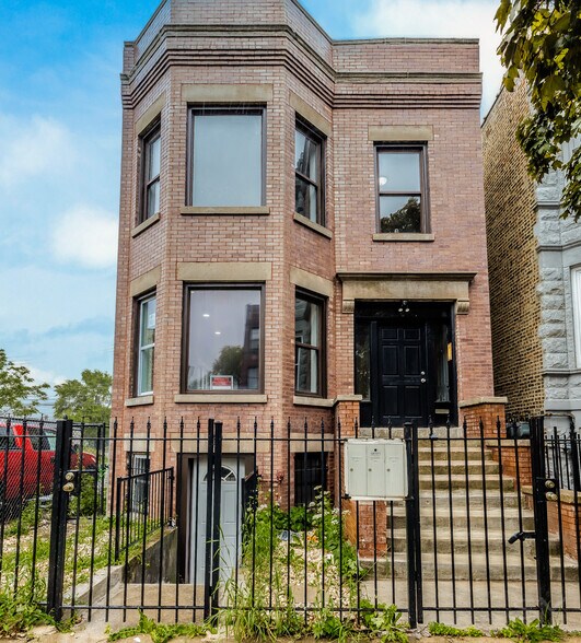 More Photos Of 3651 W Grenshaw St, Chicago Multifamily For Sale