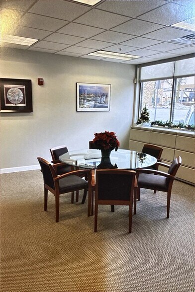 More Photos Of 127 N Walnut St, Itasca Office Residential For Sale