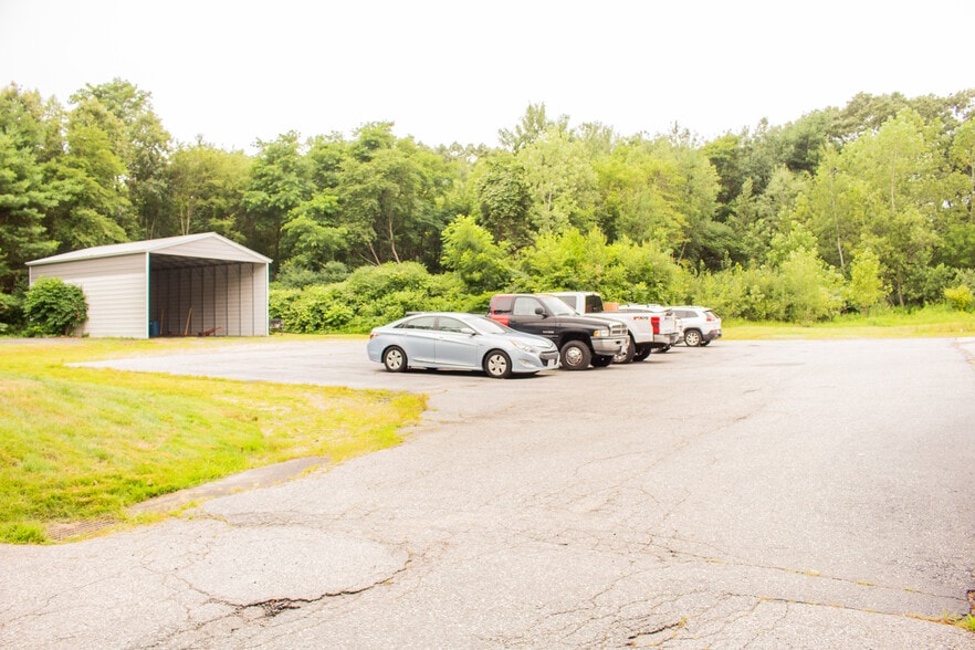 More Photos Of 8 Englewood St, Webster Auto Repair For Sale