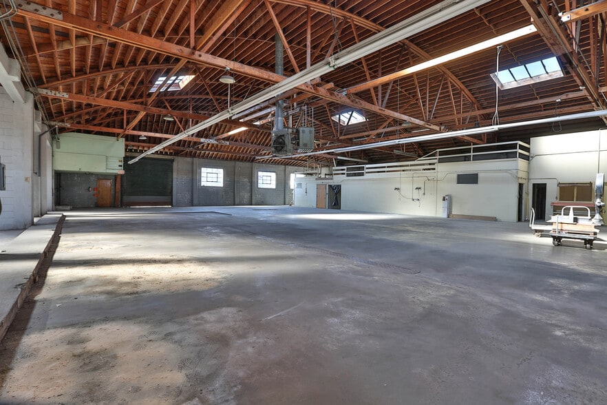 More Photos Of 940 S Amphlett Blvd, San Mateo Manufacturing For Lease