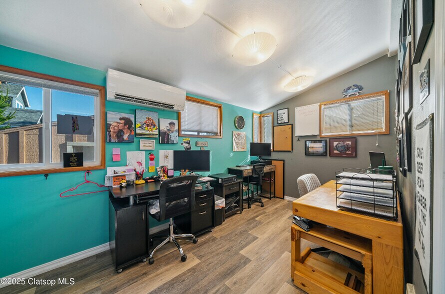 More Photos Of 186 Laneda Ave, Manzanita Storefront Retail Office For Sale