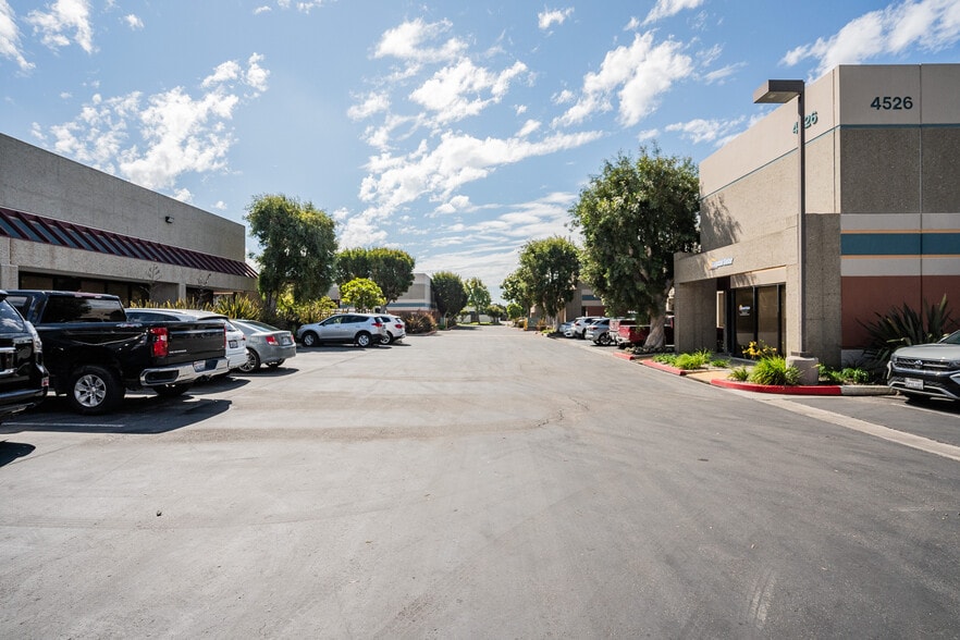 More Photos Of 1937 Goodyear Ave, Ventura Warehouse For Lease