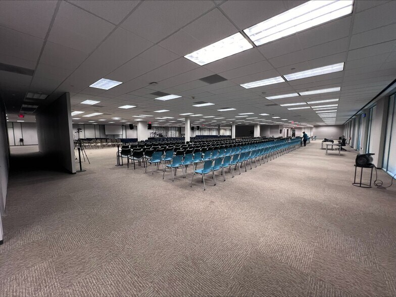 More Photos Of 390 Benmar Dr, Houston Office For Sale
