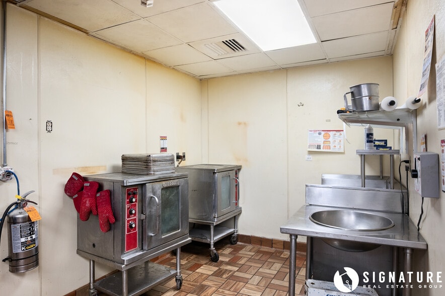 More Photos Of 207 S Miller Ave, Gillette Fast Food For Sale