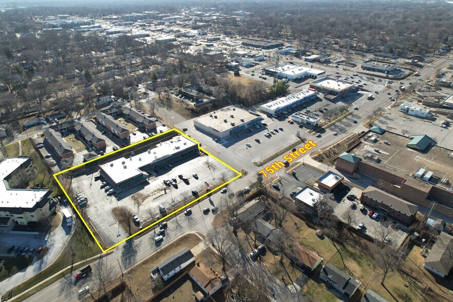 More Photos Of 6701-6743 W 75th St, Overland Park General Retail For Sale