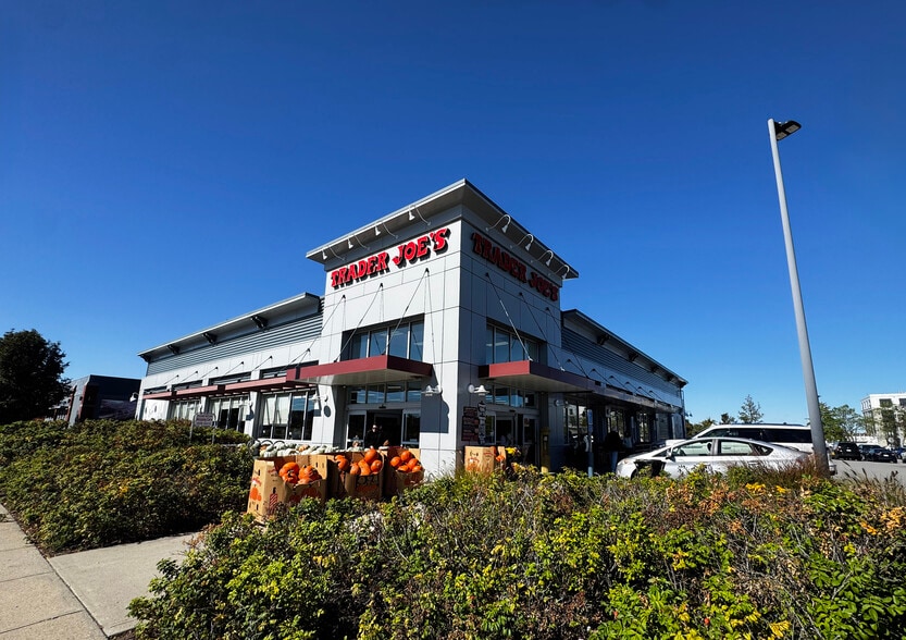 More Photos Of 215-421 Lincoln St, Hingham Unknown For Lease