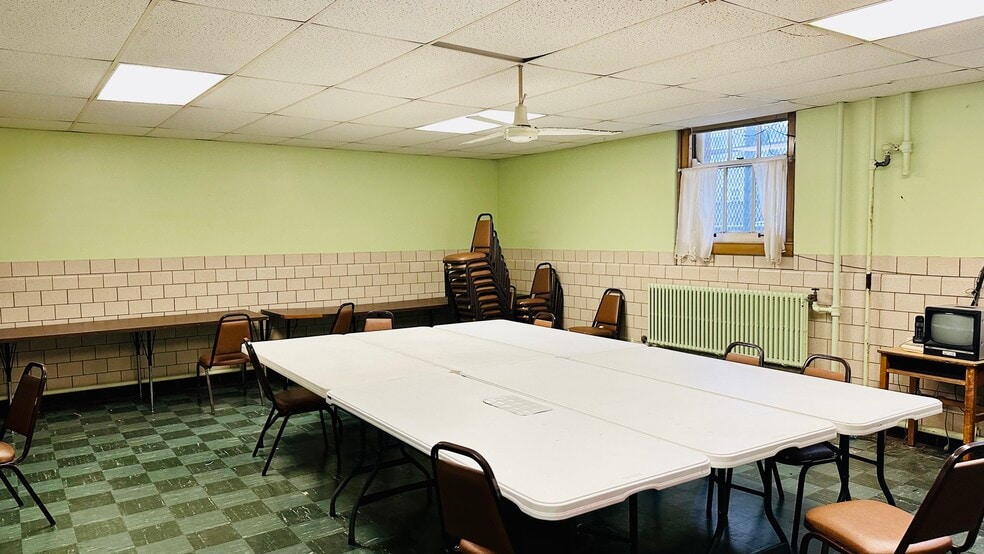 More Photos Of 1018 College Ave, Niagara Falls Schools For Sale