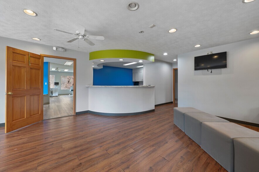 More Photos Of 3518 Teays Valley Rd, Hurricane Medical For Lease