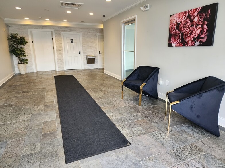 More Photos Of 523 Hollywood Ave, Cherry Hill Office For Lease