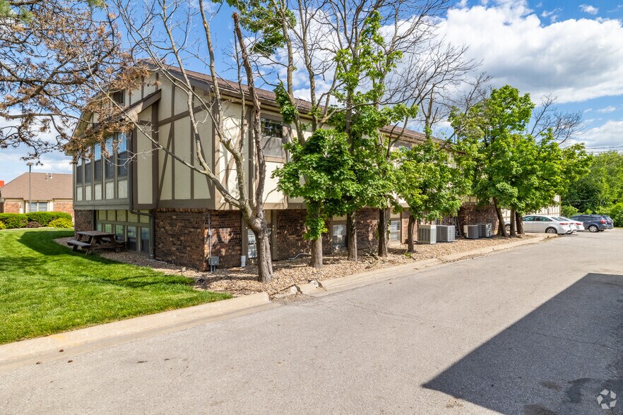 More Photos Of , Lawrence Office For Sale
