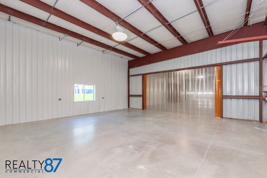 More Photos Of 6325 7th Street Ct SW, Cedar Rapids Warehouse For Lease
