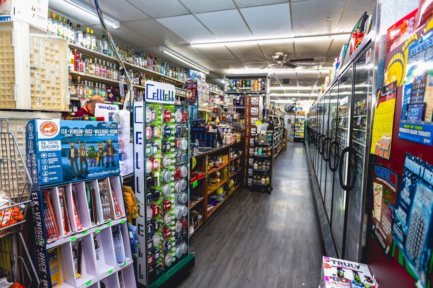 More Photos Of 9875 S Dixie Hwy, Erie Supermarket For Sale