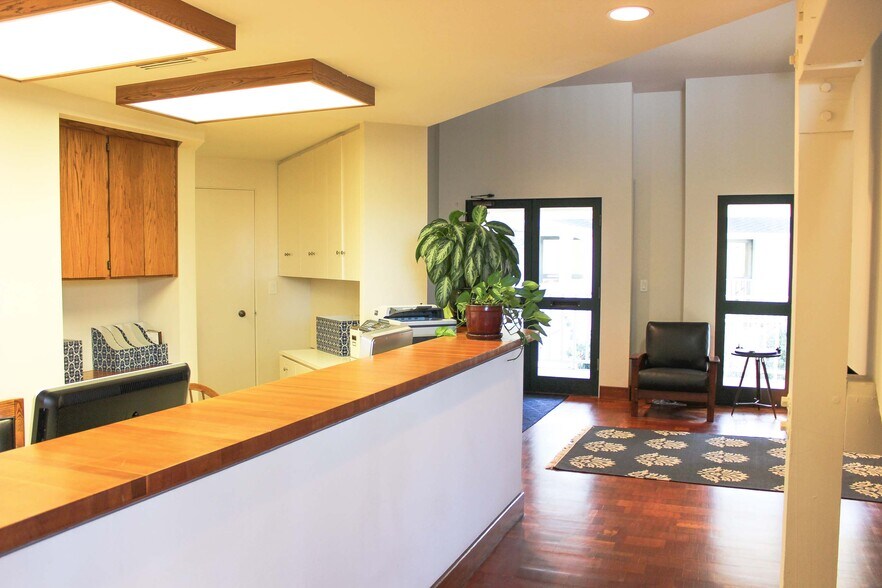 More Photos Of 550 Hartnell St, Monterey Office For Lease