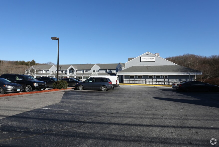 More Photos Of 339 Flanders Rd, East Lyme Storefront Retail Office For Lease