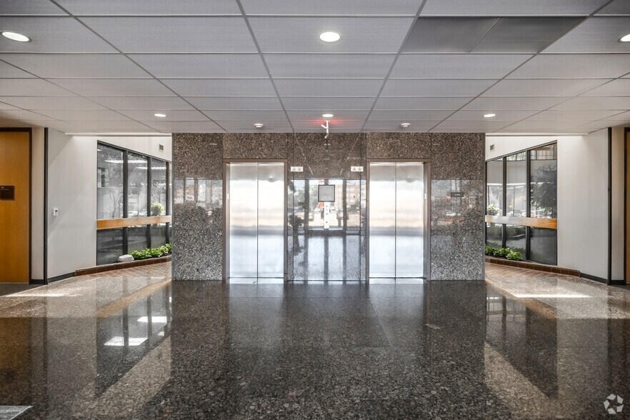 More Photos Of 719 Sawdust Rd, The Woodlands Office For Lease