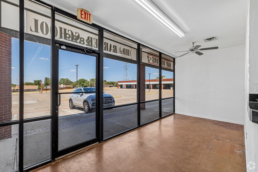 More Photos Of 2819-2929 Altamesa Blvd, Fort Worth Storefront For Lease