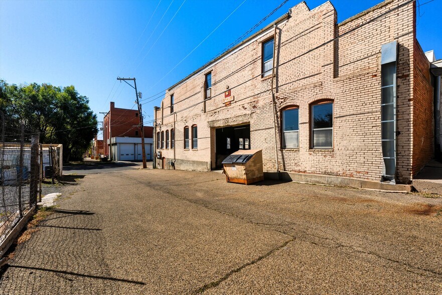 More Photos Of 201 N 2nd St, Raton Auto Repair For Sale