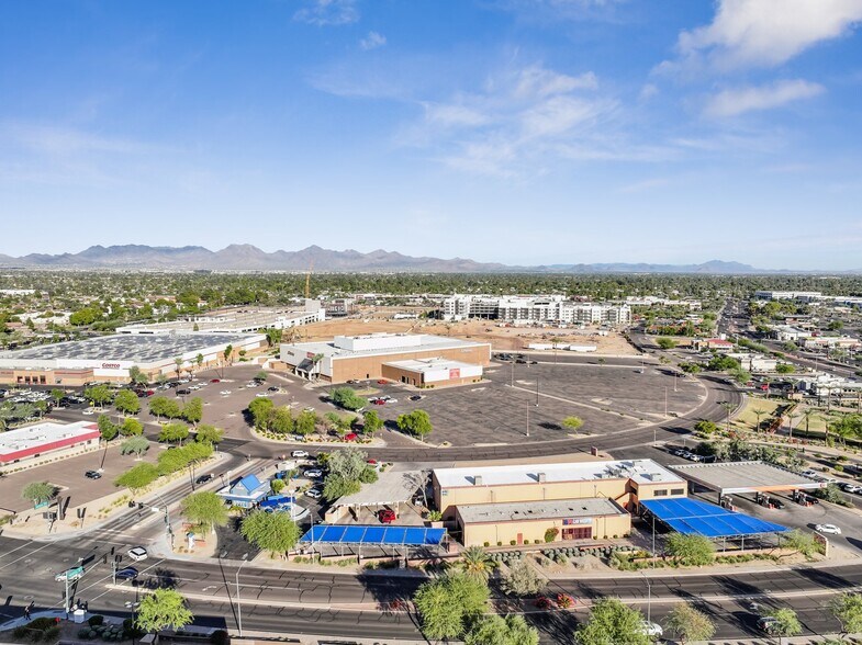 More Photos Of 12621 N Paradise Village Pky W, Phoenix Service Station For Sale