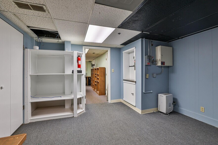 More Photos Of 2029 Madison Rd, Cincinnati Storefront Retail Residential For Sale