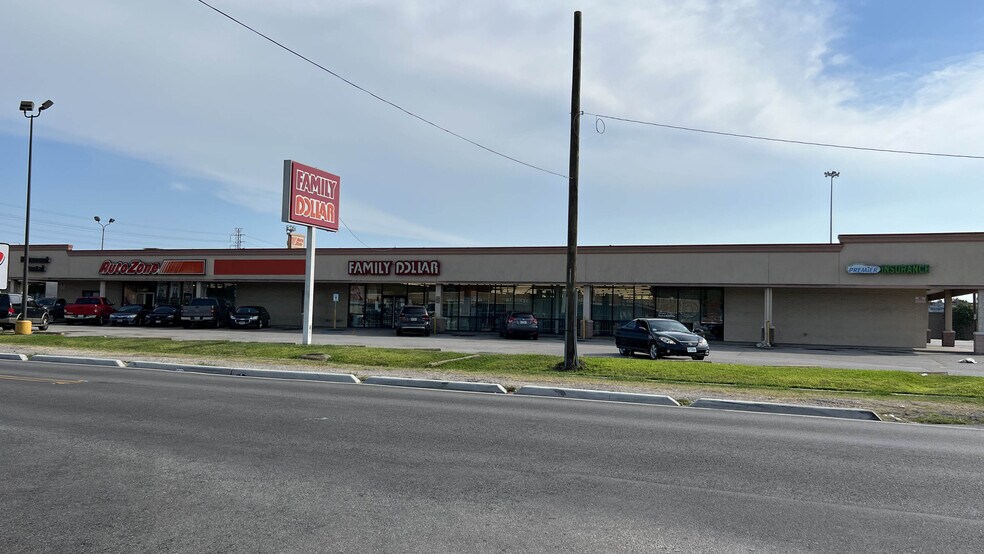 More Photos Of 7920-8404 Howard Dr, Houston Unknown For Lease